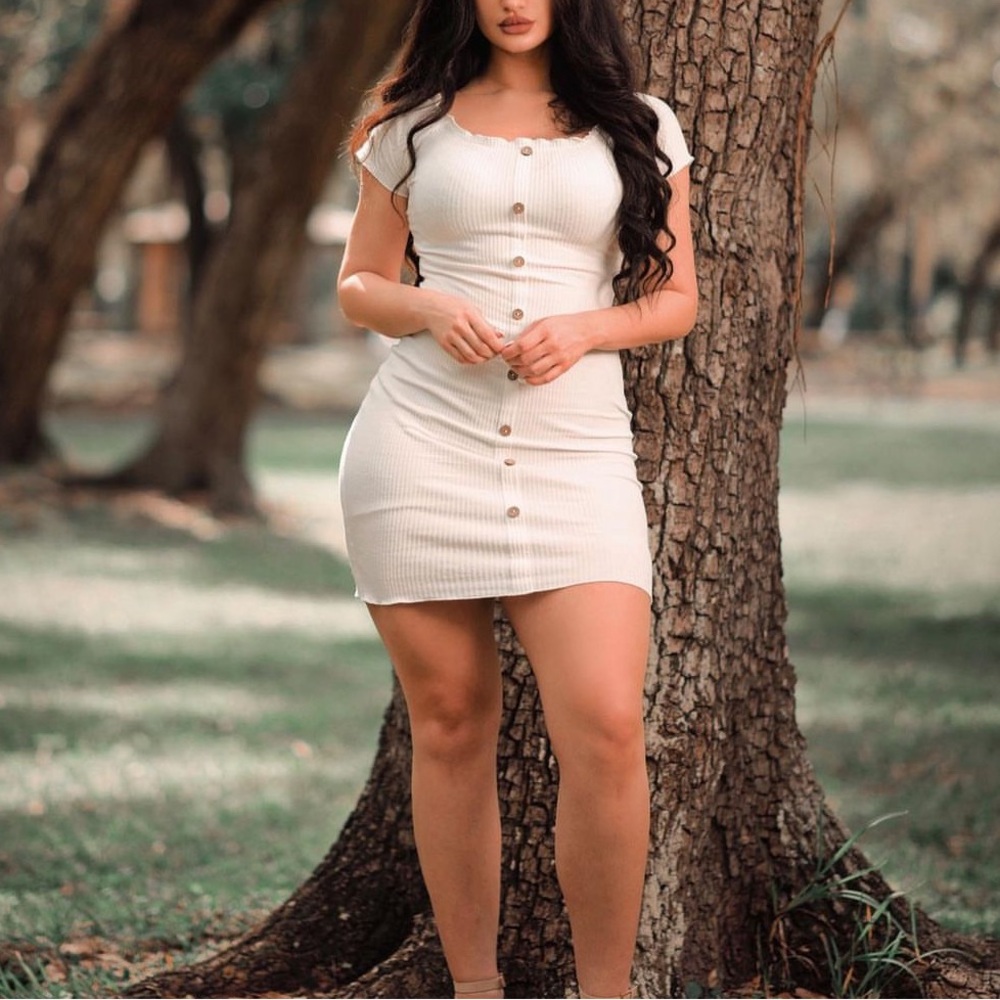 White, ribbed buttoned dress